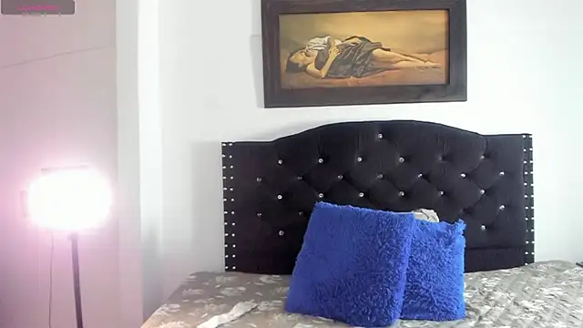 Vahiolet smith online show from 11-28-25, 02:47