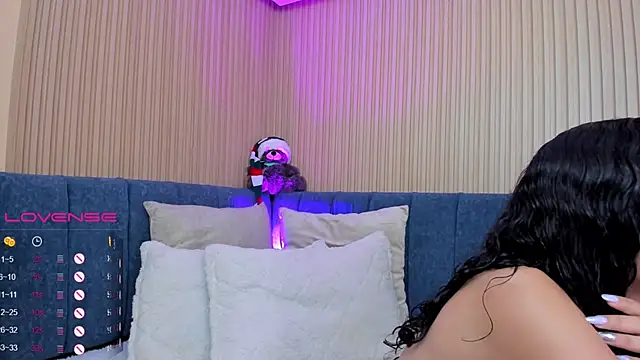 Snapshot of angeline_teen chatting on 12-31-24, 12:04 angeline teen online show from 12-31-24, 12:04