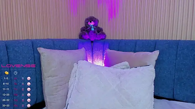 Snapshot of angeline_teen chatting on 01-10-25, 03:06 angeline teen online show from 01-10-25, 03:06