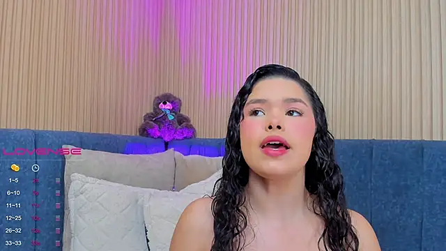 Snapshot of angeline_teen chatting on 01-22-25, 12:06 angeline teen online show from 01-22-25, 12:06