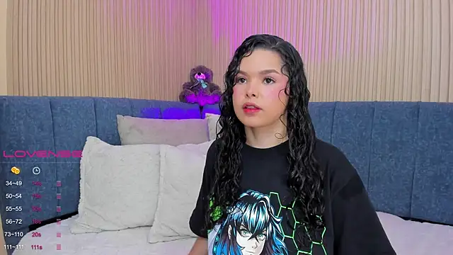 Snapshot of angeline_teen chatting on 01-31-25, 12:07 angeline teen online show from 01-31-25, 12:07