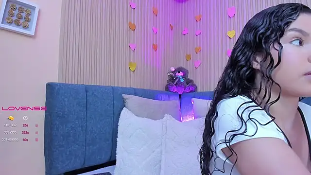 Snapshot of angeline_teen chatting on 02-21-25, 12:06 angeline teen online show from 02-21-25, 12:06