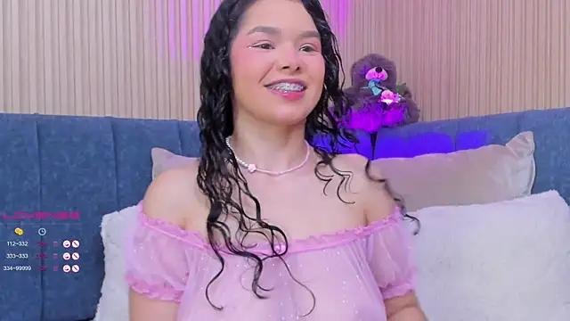 Snapshot of angeline_teen chatting on 03-18-25, 12:14 angeline teen online show from 03-18-25, 12:14