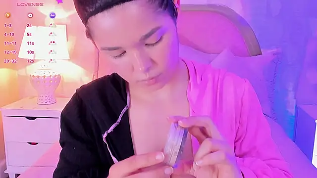 Snapshot of angeline_teen chatting on 03-28-26, 12:16 angeline teen online show from 03-28-26, 12:16