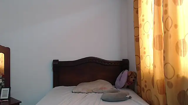 Snapshot of StormiHills chatting on 11-14-25, 03:44 StormiHills online show from 11-14-25, 03:44