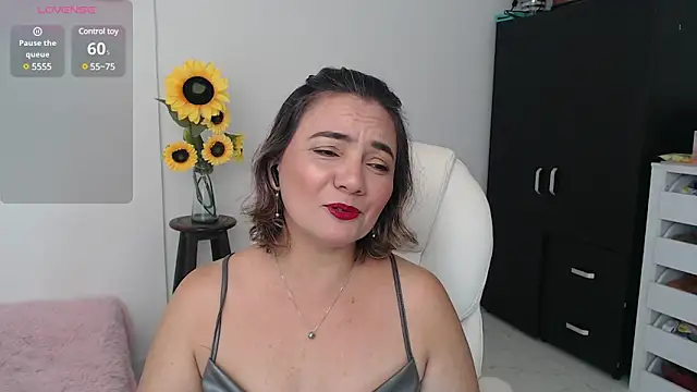 Ghada milf online show from 12-14-24, 11:01