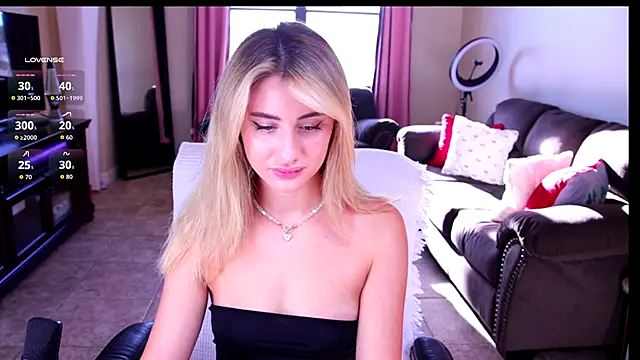 Snapshot of Naughty-Kitty1 chatting on 09-23-25, 10:02 Naughty-Kitty1 online show from 09-23-25, 10:02