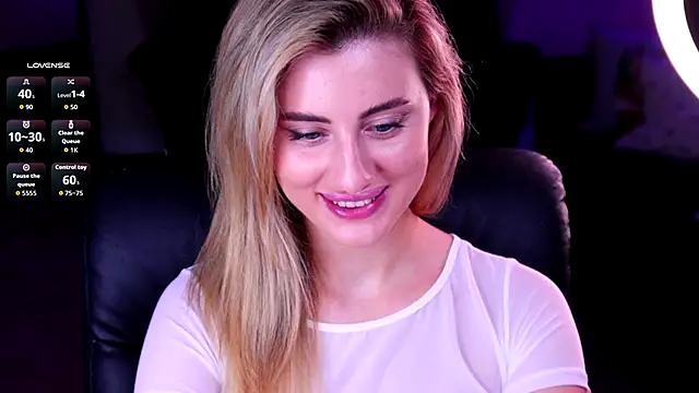 Snapshot of Naughty-Kitty1 chatting on 11-06-25, 10:43 Naughty-Kitty1 online show from 11-06-25, 10:43