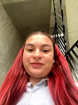 Snapshot of MiaLujan_ chatting on 10-25-25, 11:29 MiaLujan online show from 10-25-25, 11:29