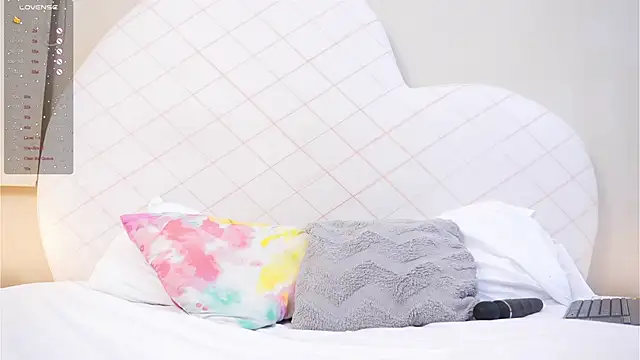 Camilaperson online show from 11-06-25, 08:54