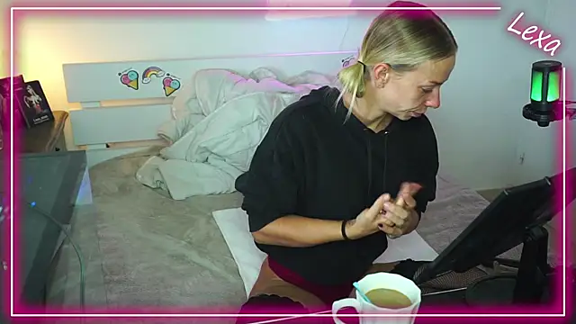 Snapshot of Lexa_xoxo chatting on 11-02-25, 07:55 Lexa xoxo online show from 11-02-25, 07:55