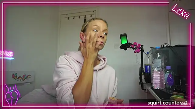 Snapshot of Lexa_xoxo chatting on 11-11-25, 07:52 Lexa xoxo online show from 11-11-25, 07:52