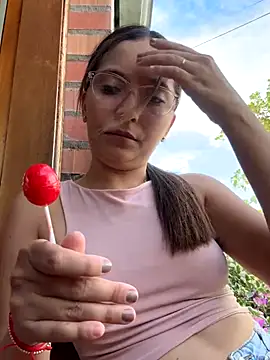 Snapshot of Penelope-Hot chatting on 10-08-25, 09:12 Penelope-Hot online show from 10-08-25, 09:12