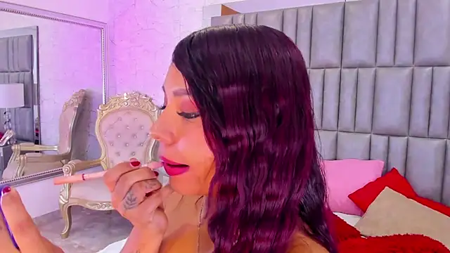 Snapshot of BellahColucci chatting on 02-25-25, 08:41 BellahColucci online show from 02-25-25, 08:41