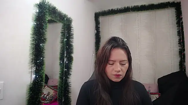 lauraguzman online show from 12-28-24, 03:15