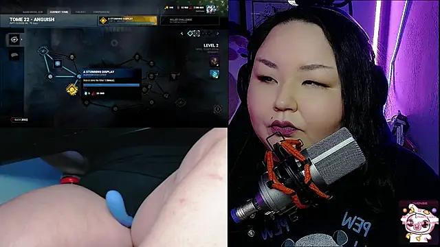 Snapshot of EmGreens chatting on 02-19-25, 08:22 EmGreens online show from 02-19-25, 08:22