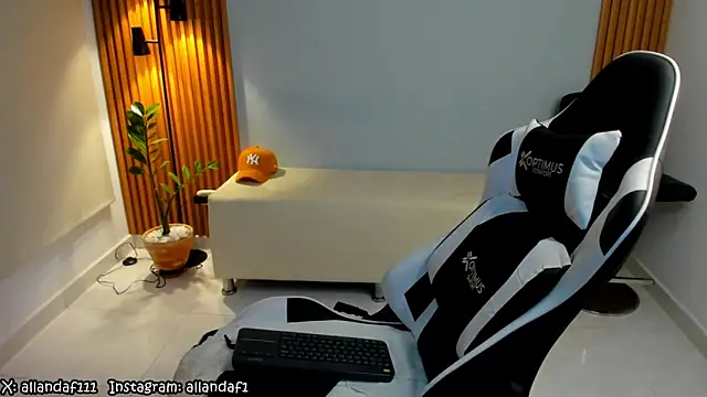 Snapshot of dafboy1 chatting on 01-25-25, 12:48 dafboy1 online show from 01-25-25, 12:48