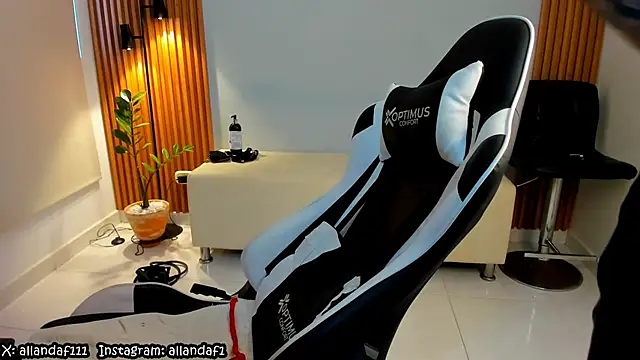 Snapshot of dafboy1 chatting on 02-17-25, 04:26 dafboy1 online show from 02-17-25, 04:26