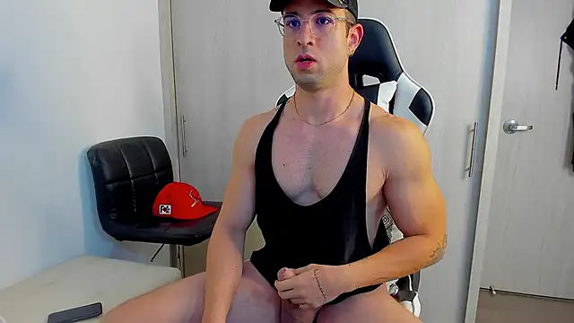 Snapshot of dafboy1 chatting on 11-16-25, 12:44 dafboy1 online show from 11-16-25, 12:44