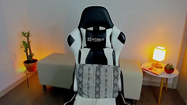 Snapshot of dafboy1 chatting on 11-30-25, 04:49 dafboy1 online show from 11-30-25, 04:49