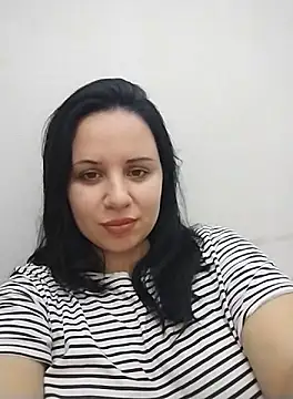 AdelinaJude online show from 10-06-25, 11:57