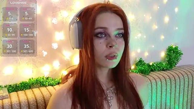 Snapshot of ValBae chatting on 12-15-25, 10:03 ValBae online show from 12-15-25, 10:03