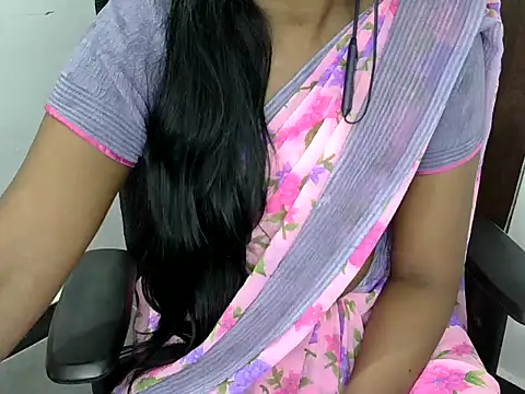 Snapshot of shila20 chatting on 01-11-25, 03:52 shila20 online show from 01-11-25, 03:52