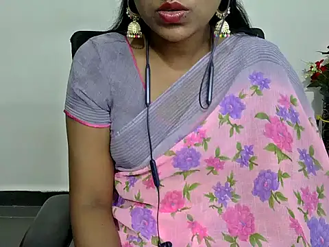 Snapshot of shila20 chatting on 01-25-25, 11:00 shila20 online show from 01-25-25, 11:00