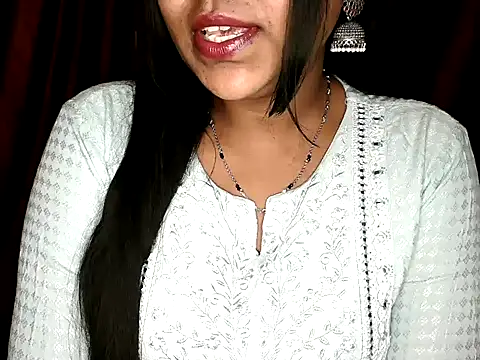 Snapshot of shila20 chatting on 10-28-25, 05:11 shila20 online show from 10-28-25, 05:11