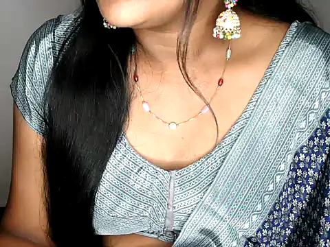 Snapshot of shila20 chatting on 10-29-25, 01:46 shila20 online show from 10-29-25, 01:46