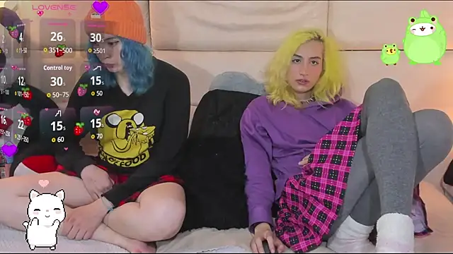 -kisa  online show from 11-19-25, 02:00