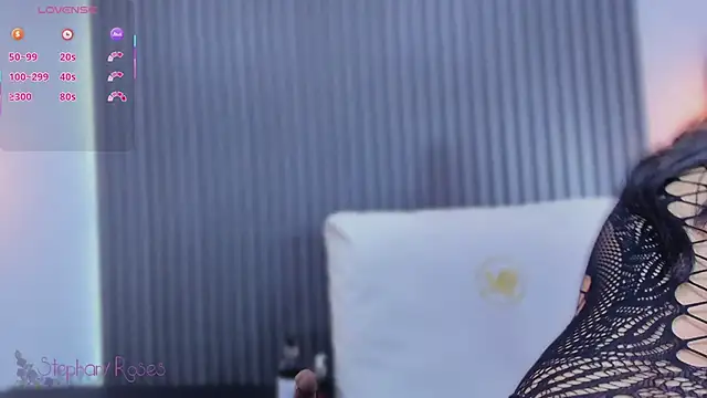 stephany roses  online show from 03-04-25, 07:32