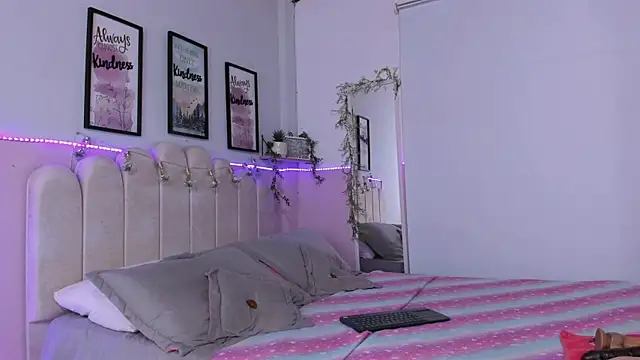 Camile Diazzz online show from 02-05-25, 02:16