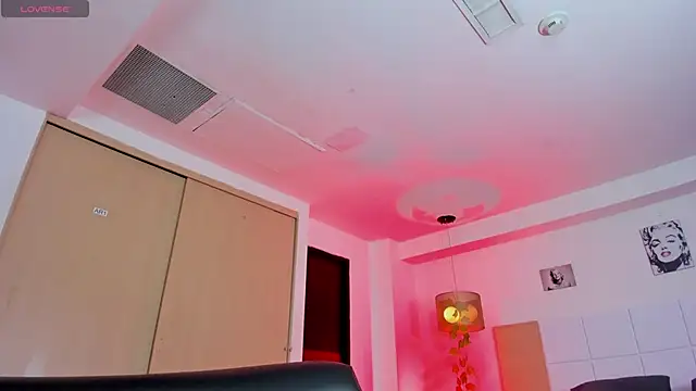 NathalyDaniels online show from 02-08-25, 06:12