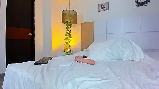 NathalyDaniels online show from 02-22-25, 04:40