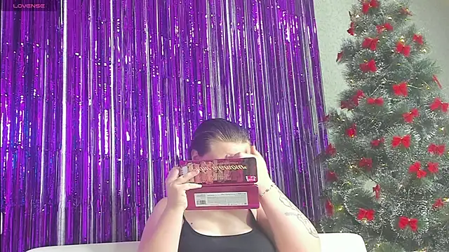 Snapshot of Seductive_She_Wolf chatting on 01-08-25, 04:11 Seductive She Wolf online show from 01-08-25, 04:11