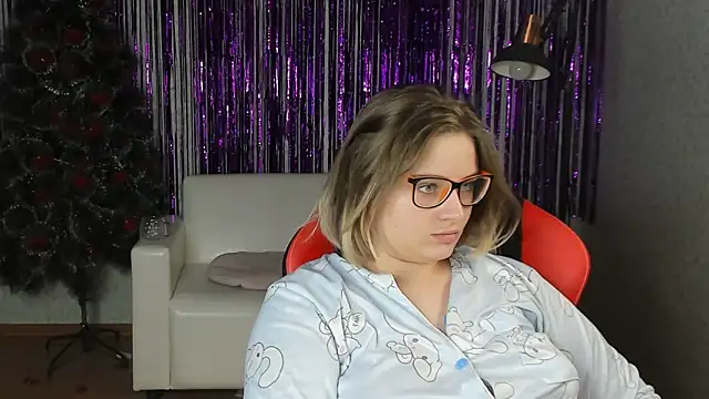 Snapshot of Seductive_She_Wolf chatting on 02-05-25, 06:48 Seductive She Wolf online show from 02-05-25, 06:48