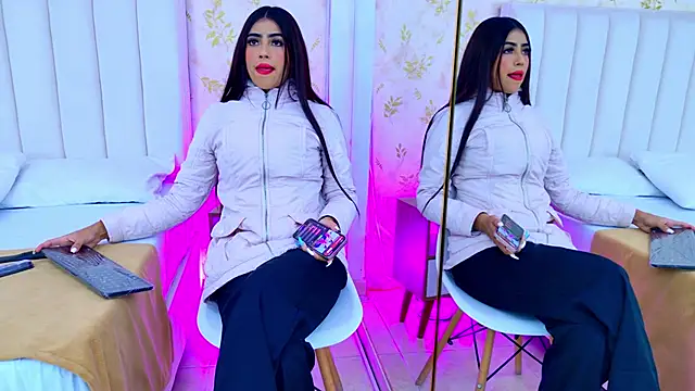 Mia-Monroe online show from 10-10-25, 07:57