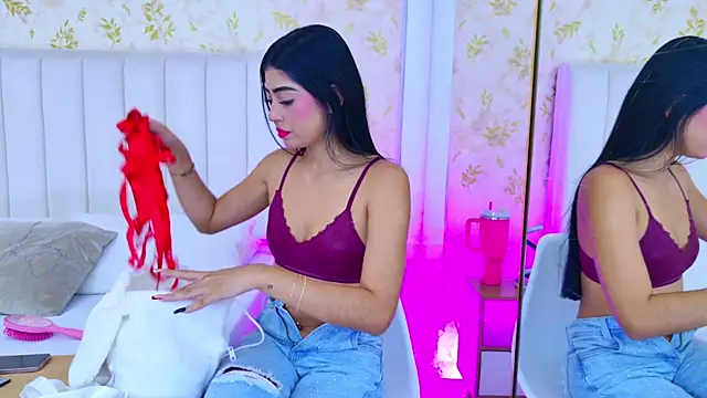 Mia-Monroe online show from 11-04-25, 07:24