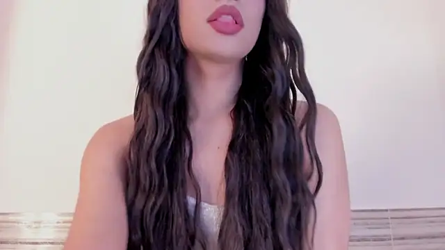 Snapshot of Sophia_Cambpell chatting on 02-16-26, 09:55 Sophia Cambpell online show from 02-16-26, 09:55