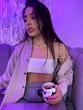 Snapshot of AbyThompson chatting on 10-23-25, 01:32 AbyThompson online show from 10-23-25, 01:32