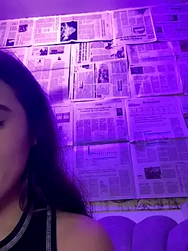 Snapshot of AbyThompson chatting on 10-31-25, 02:07 AbyThompson online show from 10-31-25, 02:07