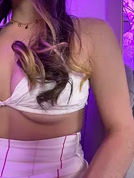 Snapshot of AbyThompson chatting on 11-12-25, 01:33 AbyThompson online show from 11-12-25, 01:33