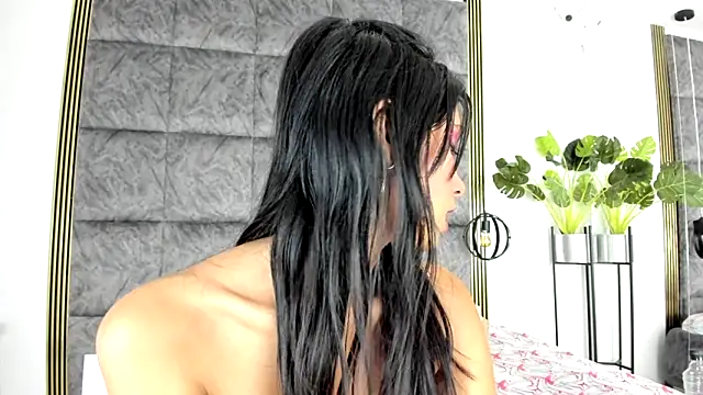 LaurenRodriiguez online show from 02-12-25, 12:33