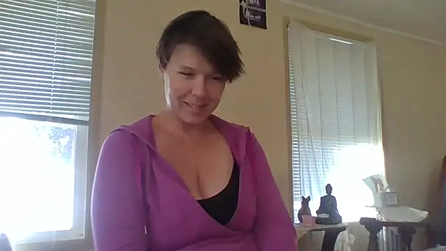 KatieBARBiE98 online show from 09-08-25, 08:52
