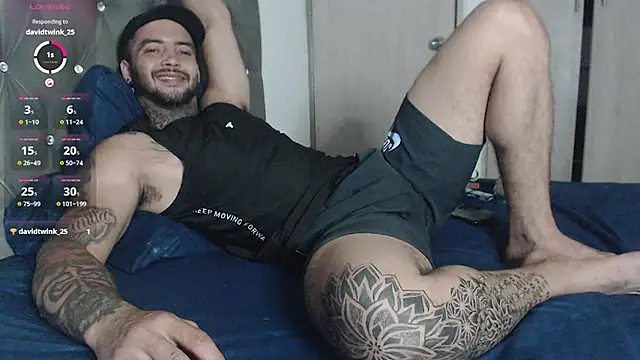 maxi rogger18 online show from 11-18-25, 03:01