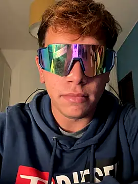 Snapshot of calleaaaa chatting on 10-25-25, 05:19 calleaaaa online show from 10-25-25, 05:19