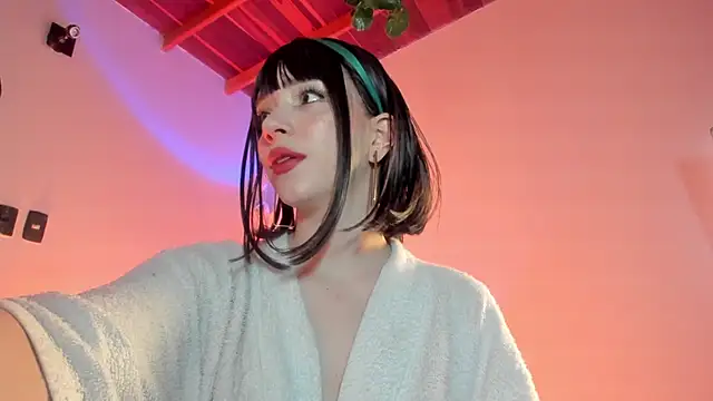 Snapshot of sweeet_peach chatting on 11-19-25, 04:23 sweeet peach online show from 11-19-25, 04:23