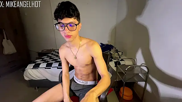 Angelligth online show from 12-16-25, 07:41