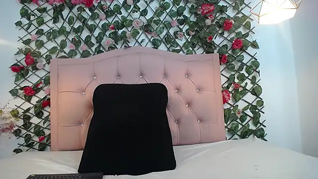 Snapshot of LucyCute_1 chatting on 03-26-26, 02:22 LucyCute 1 online show from 03-26-26, 02:22